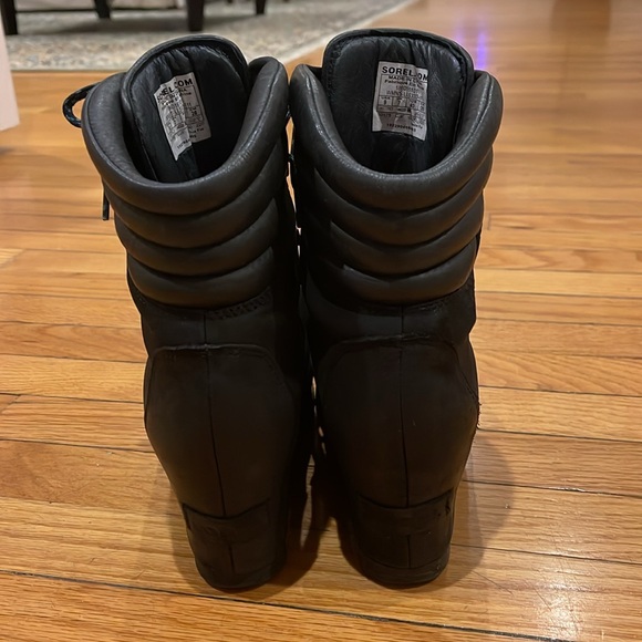 sorel boots - Picture 3 of 5